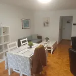 Roberto House *